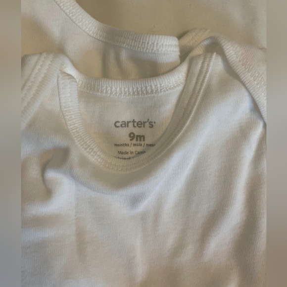 NWT Carter's 4 pack Long Sleeve White Onesies - 9 mos - Picture 2 of 3